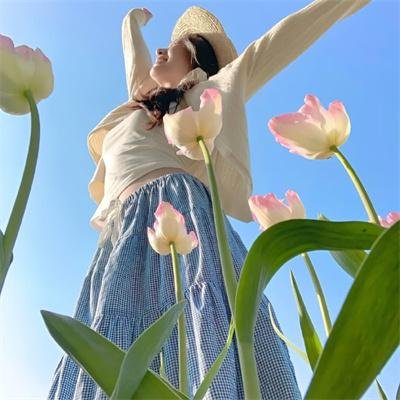 弱比少男闯女校